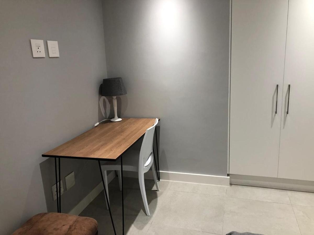 Private Bachelor Pad In Sea Point Leilighet Cape Town Eksteriør bilde